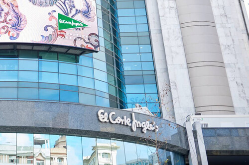 El Corte Inglés comienza la semana con una liquidación de Sfera al 60% de descuento: abrigos, pantalones y más  