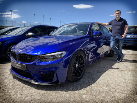 "Con un ordenador y un cable puedo cambiarlo casi todo en tu coche". Miguel, reprogramador de coches