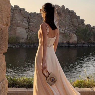 Cinco vestidos blancos rebajados en Sfera frescos, bonitos y cómodos para llevar a todas horas este verano 2026 