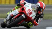 Simoncelli gana, Faubel podio y Bautista líder
