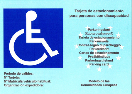 Contra la picaresca de los aparcamientos para PMR, Salamanca pone foto a las tarjetas de discapacitados