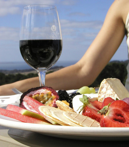 Hoy es el Día internacional de beber vino así que te vamos a dar algunas pistas de cuáles son los mejores y cómo tomarlos.