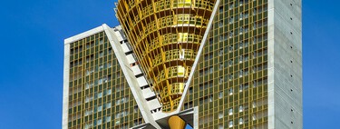 If the question is whether they forgot the elevator shaft in the tallest residential skyscraper in Spain, the answer is simple: it was much worse 