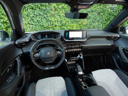 Peugeot 2008 Testdrive 1119tc324