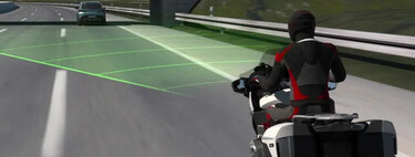 Revolución: BMW ya tiene preparado un sistema de aviso de colisión para sus motos, y llegará en la próxima R 1300 GS