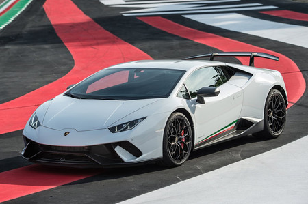Lamborghini afirma que será el último fabricante en ofrecer conducción autónoma, y tiene su lógica