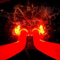 No es el infierno, es el nuevo motor 3.0 V6 biturbo e híbrido de Aston Martin durante las primeras pruebas