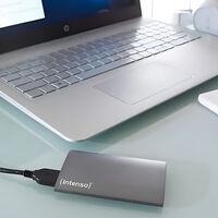 Alivia el espacio de almacenamiento de tu ordenador con este disco duro externo SSD de gran capacidad: ideal como regalo de Navidad 
