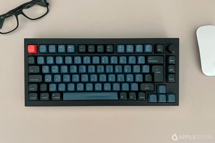 Me estaba volviendo loco para que mi teclado externo funcionase bien en Mac. Se había cambiado la distribución y así pude solucionarlo