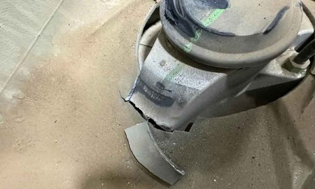 Tesla Cybertruck rompe sus suspensión en un bache de carretera, dice su dueño