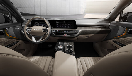 KIA K8 se convierte en el sedán más lujoso de la gama y por fin nos deja ver su innovador interior
