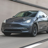 "Tiene demasiadas ayudas ". Aprueba el examen práctico de conducir, pero la DGT de Arizona se lo niega por sacárselo con un Tesla