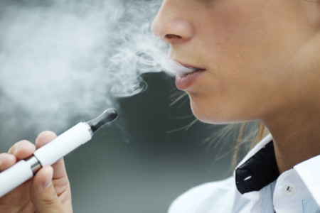 Cigarrillo electrónico, tampoco seguro en el embarazo