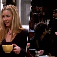 'Friends' no le dio a Phoebe una hermana gemela solo porque fuera divertido. La cadena tenía una cuenta pendiente con otra serie 