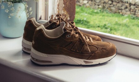 Si Solo Vas A Elegir Unas Zapatillas Para El Otono Que Sean Estas New Balance 991v1 Que Son Tan Calidas Y Acogedoras Como Una Taza De Cocoa Caliente
