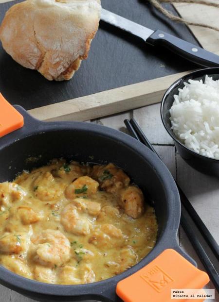 Langostinos con crema de cacahuetes al curry. Receta oriental