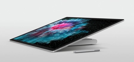 El Surface Studio 2 apuesta por más potencia y un elegante acabado en negro mate para seguir enamorándonos