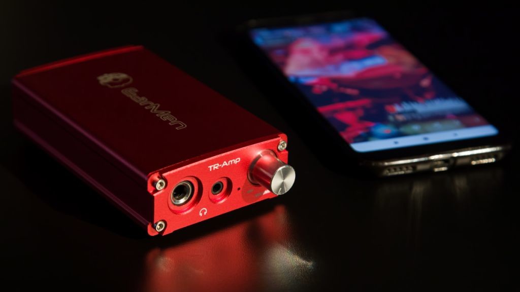 Si necesitas más potencia para tus auriculares, el nuevo TR-Amp de EarMen de ofrece un DAC más amplificador de 400mW