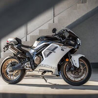 No verás una moto vieja en China. Si tiene más de 13 años o no pasa la ITV, te obligan a achatarrarla. Por eso se están llevando el pastel en Europa