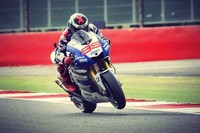 MotoGP Gran Bretaña 2013: Jorge Lorenzo se adjudica una entretenida carrera de MotoGP