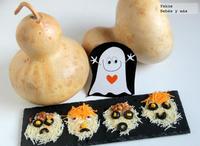 Caras horripilantes de queso hechas por niños para Halloween