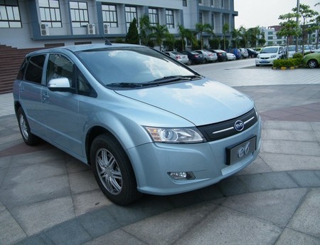 China estudia ampliar aún más las ayudas al coche eléctrico