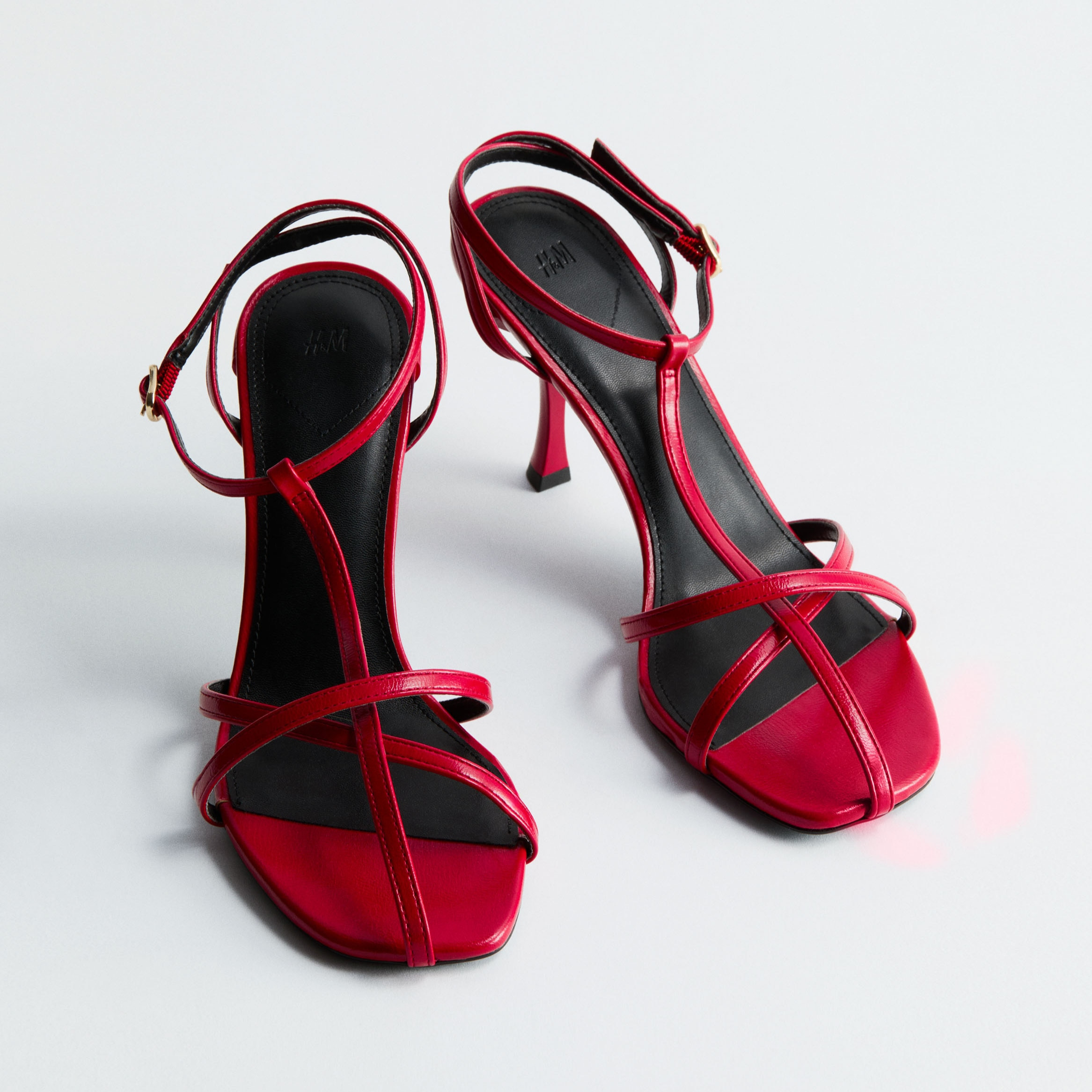 Sandalias de tacón con tiras