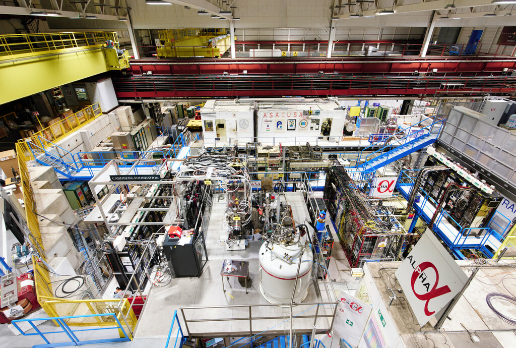 La antimateria tiene una propiedad que los físicos han tardado décadas en medir. El CERN acaba de hacerlo cien veces mejor que nadie
