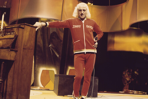 El final de ‘28 años después’ explicado: cómo Jimmy Savile, el depredador sexual más infame de Reino Unido, conecta con el cierre de la película