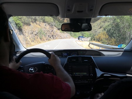 Toyota Prius Awd I En Marcha