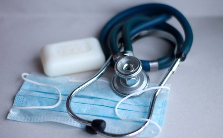 Más de un centenar de sanitarios de varios países piden a las redes sociales combatir la desinformación: 