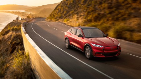 Ford Mustang Mach E 02