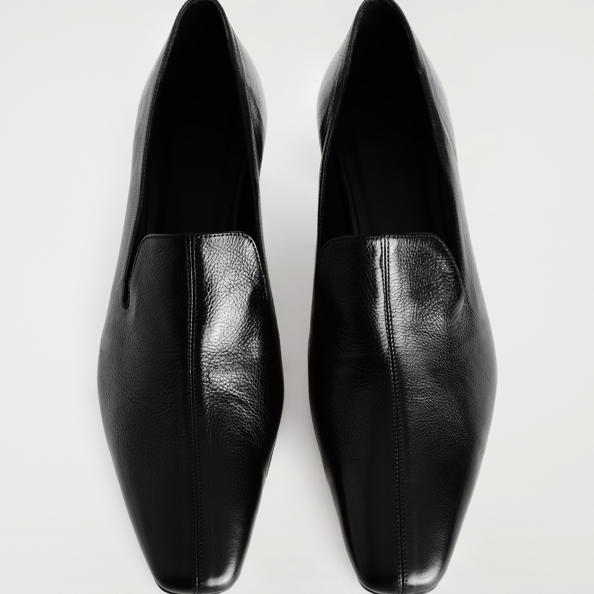 COS
MOCASINES TACÓN PIEL