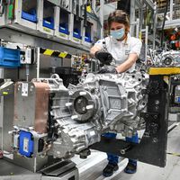 Los siete gigantes del motor alemán fulminarán 100.000 puestos de trabajo en cinco años. Es la factura de los coches eléctricos que no consiguen vender