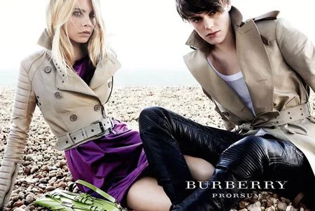Burberry, campaña Primavera-Verano 2011 por Mario Testino