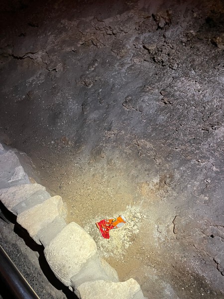 Una bolsa de Cheetos olvidada causa problema en una de las cuevas más grandes de Estados Unidos
