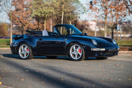Teóricamente jamás existió un Porsche 993 Turbo Cabrio, pero te contamos de dónde ha salido este