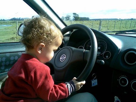 El calor ha vuelto y los coches siguen siendo igual de peligrosos para los niños
