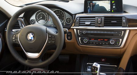 BMW Serie 3 335i berlina interior presentación Madrid Motorpasión