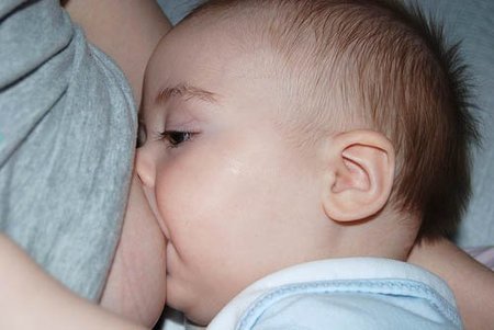 ¿Podría la leche materna curar el cáncer?