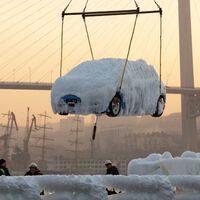 Cuando el mar decide que no vas a comprarte ese coche japonés que tanto quieres: el día que un cargamento entero llegó a Vladivostok congelado por dentro y por fuera 