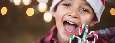 La trampa del ‘solo pasa una vez al año’: cómo evitar que los niños normalicen los excesos de la Navidad sin apagar la magia 