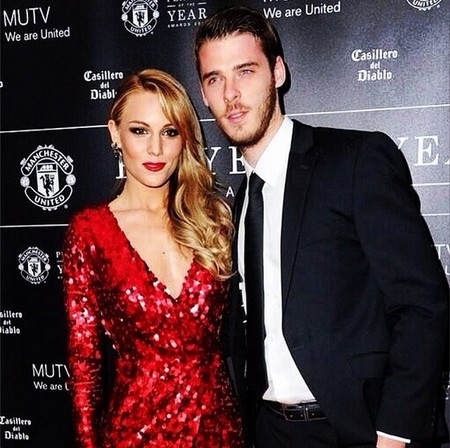 Edurne y su rojo lentejueloso en Old Trafford, ¡aquí estoy yo!