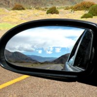 ¿Sabes cuáles son los puntos ciegos al conducir, cómo evitarlos y qué peligros representan?