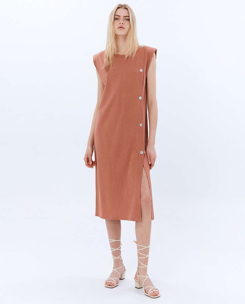 The Nine Coolest Sfera Dresses To Face The Heat That We Signed For Less