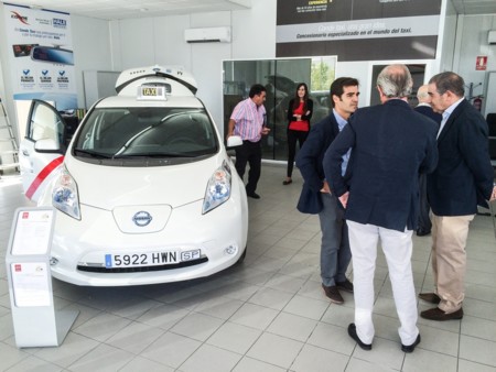 La flota de taxis 100% eléctricos de Madrid aumentará en 110 unidades del Nissan LEAF