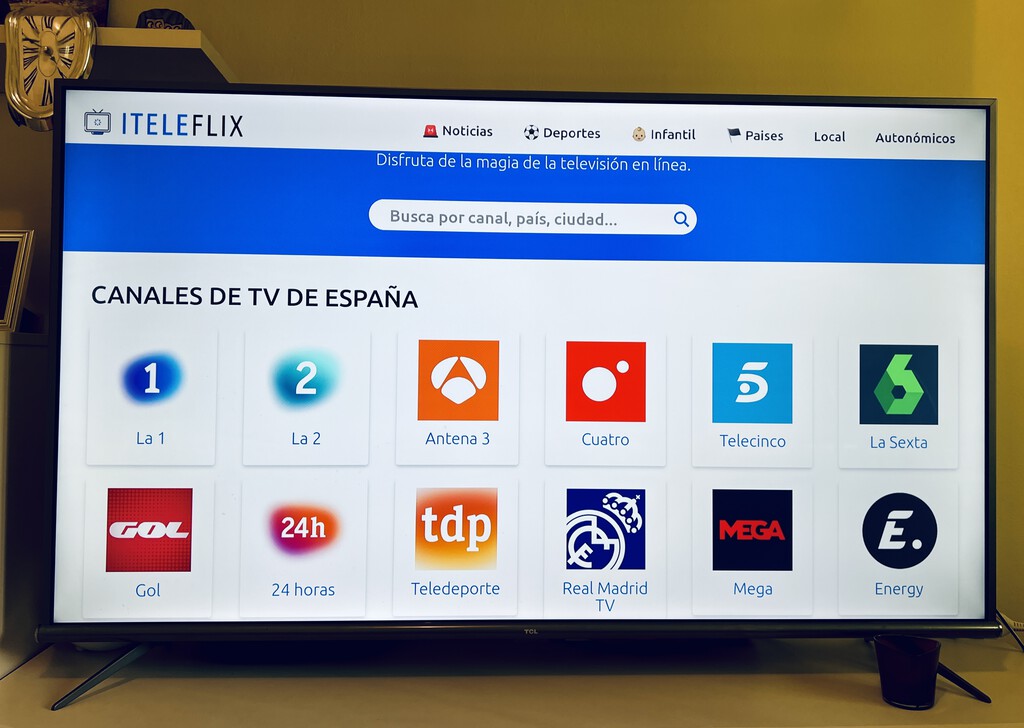 Ver la TDT gratis y sin sintonizar nada en tu smart TV: esta plataforma web ofrece más de 350 canales nacionales e internacionales 