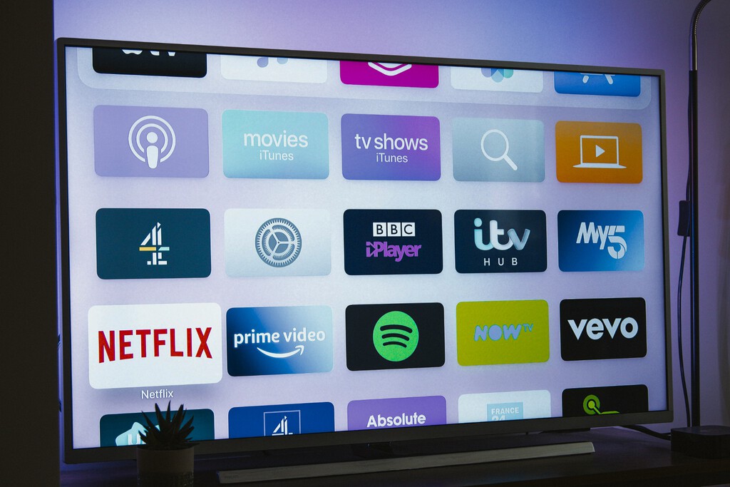 Canadá quiere que Netflix, Spotify y demás plataformas le paguen el 5% de sus ingresos: un peligroso precedente 