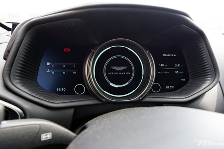 Aston Martin DB11 prueba