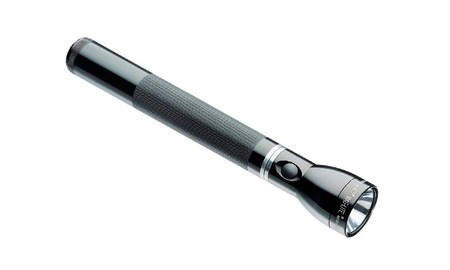 Maglite Mag Charger 220 VOLT, linterna de acampada con batería recargable por 121,15 euros en Amazon